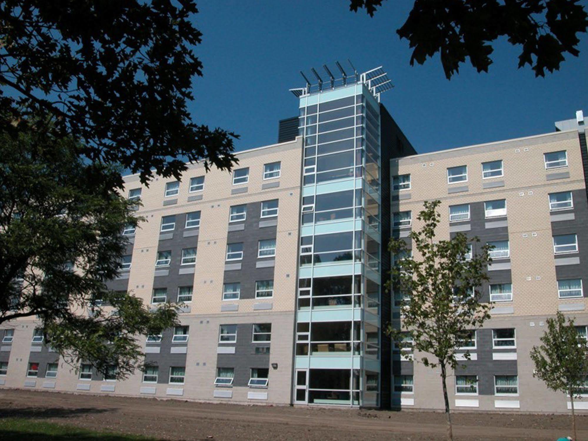 Residence & Conference Centre - Кингстон Экстерьер фото